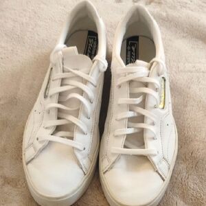 Adidas White Minimalist Sneakers Low-Top Design Size 8